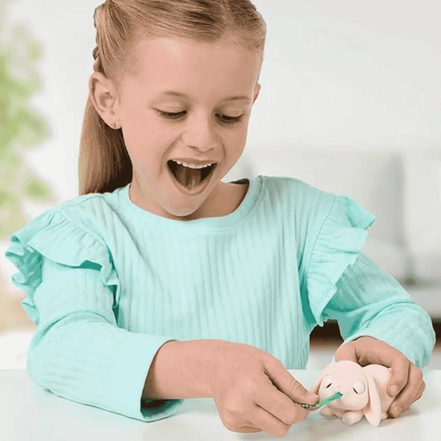 Little Live Pets - Mamá Surprise Minis Conejito con Bebés
