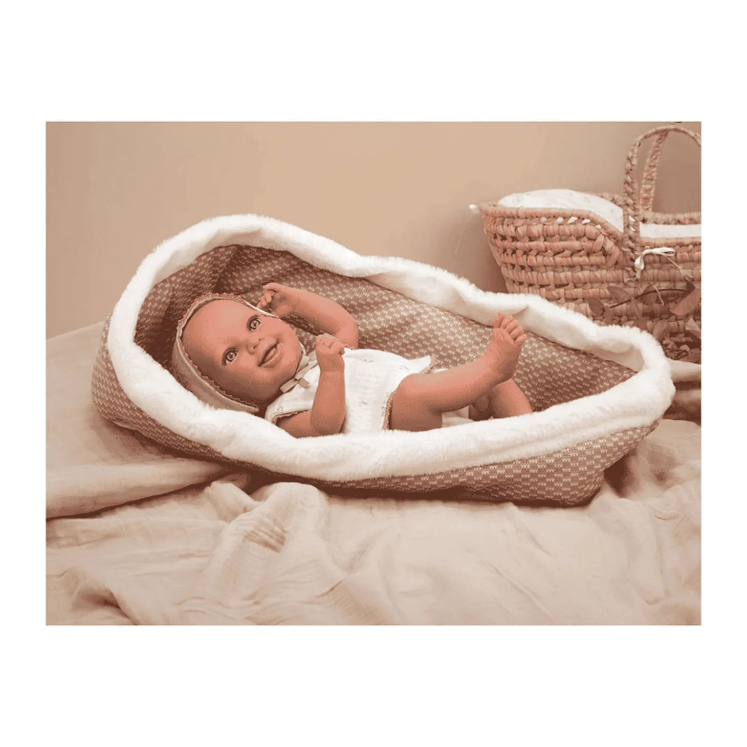 Muñeco Elegance 38 cm Oli Rosa con Capazo